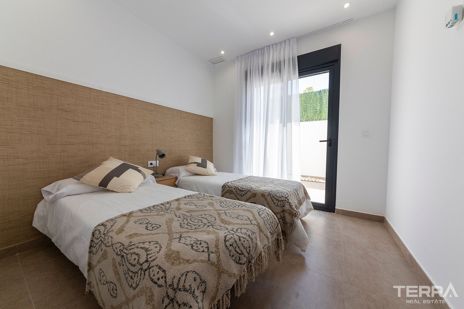 Moderne villaer med pool nær stranden i Almería, Pulpí, Spanien - 104871