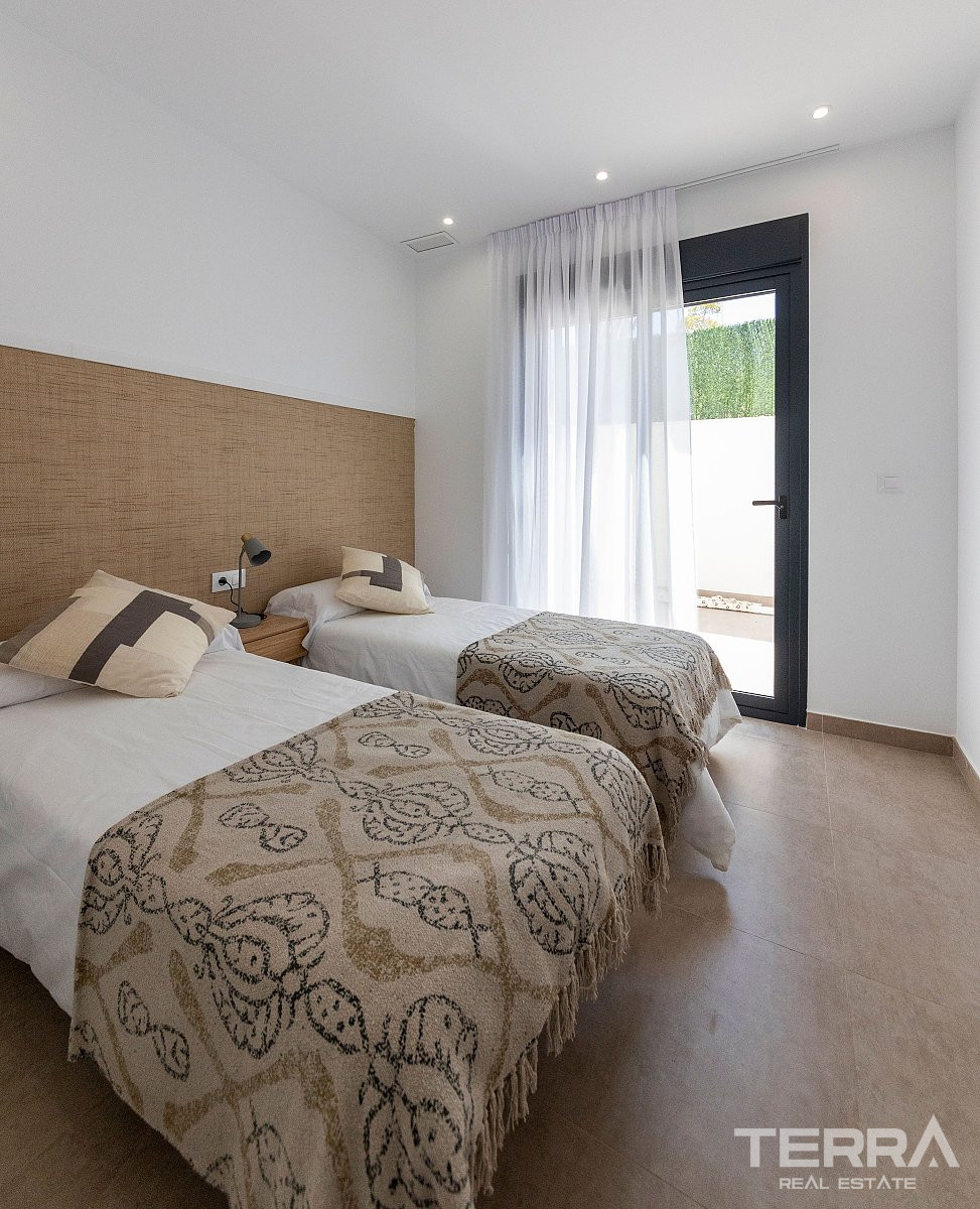 Moderne villaer med pool nær stranden i Almería, Pulpí, Spanien - 104872