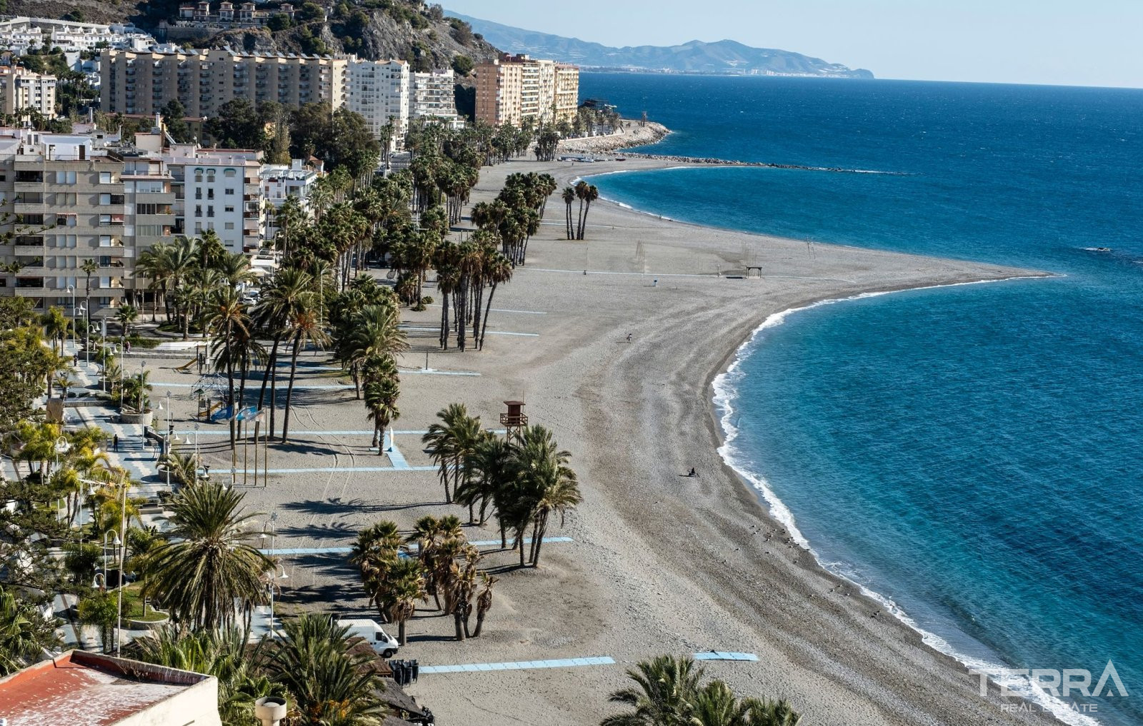 Villas avec piscine à vendre à Almuñecar, Grenade, Espagne - 105000