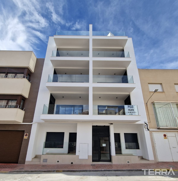 İspanya, Alicante, Guardamar'da Satılık Ferah Daireler