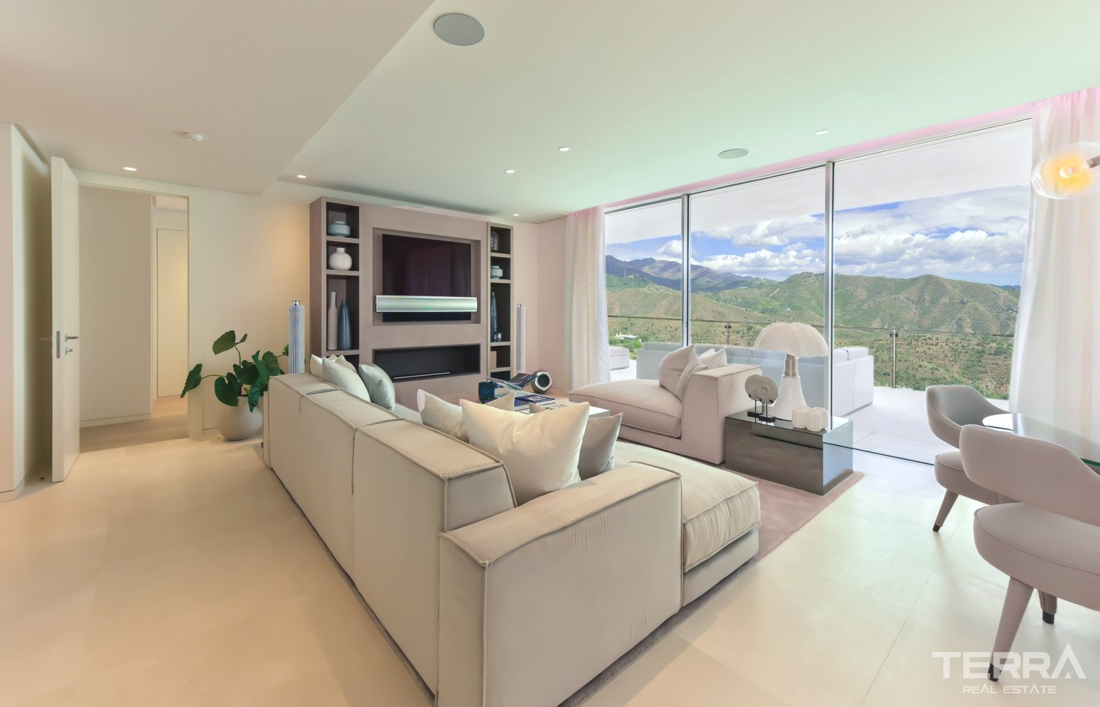 Sea View Apartments for Sale in Ojen, Marbella, Spain - 105683