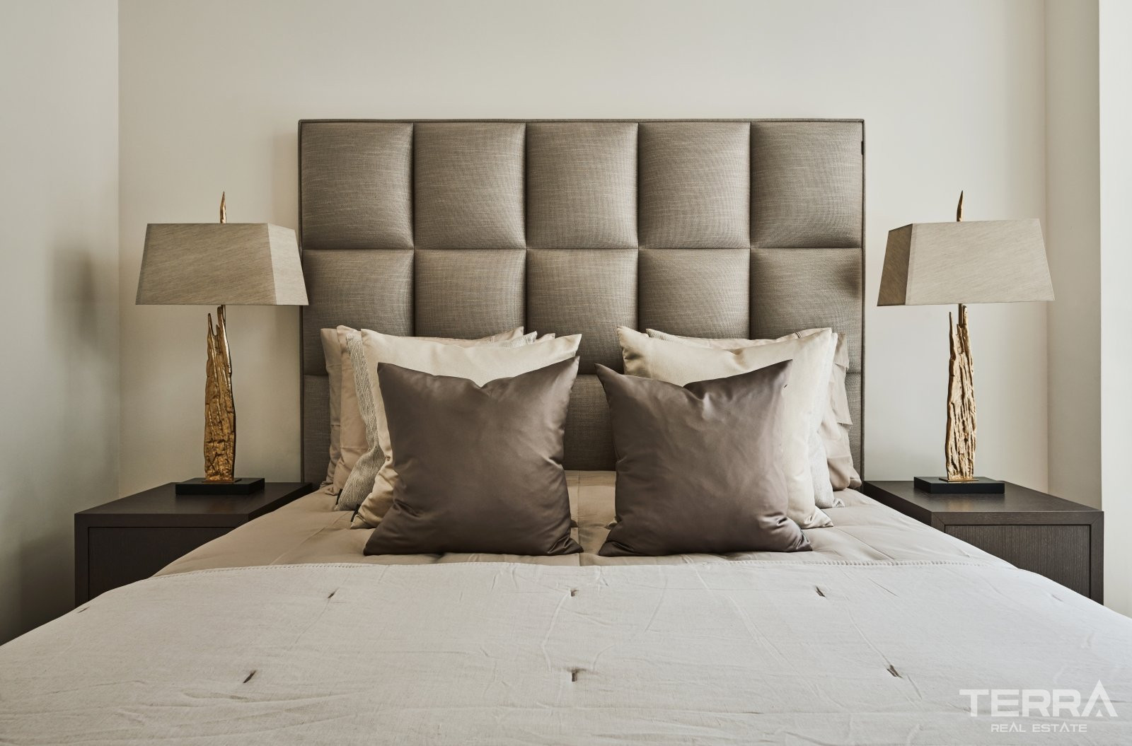 Sea View Apartments for Sale in Ojen, Marbella, Spain - 105686