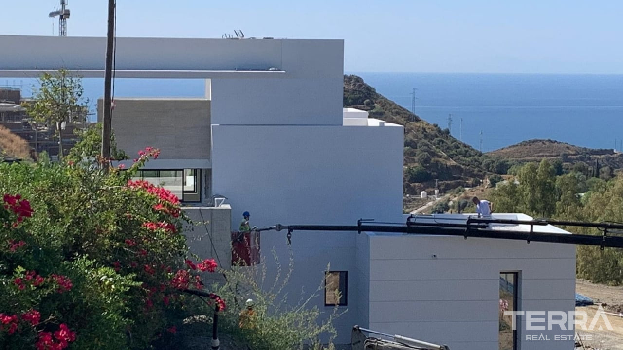 Sea View Apartments for Sale in Ojen, Marbella, Spain - 105701