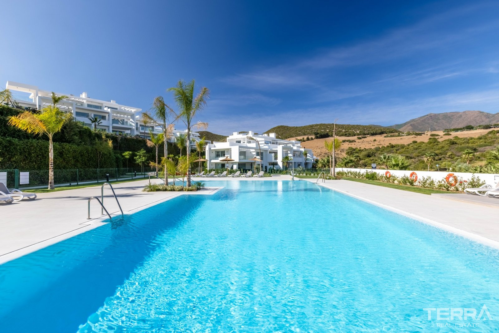 Malaga, Casares, Costa del Sol’da Deniz Manzaralı Konforlu Daireler - 105756