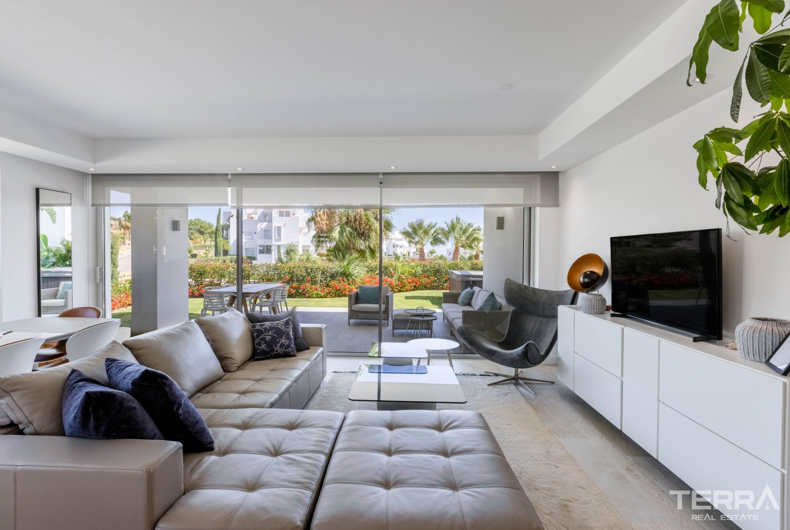 Malaga, Casares, Costa del Sol’da Deniz Manzaralı Konforlu Daireler - 105759