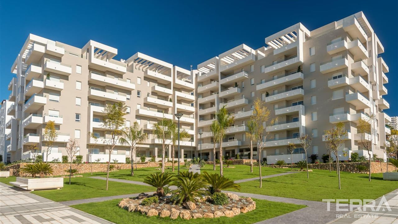 Apartments with Sea View for Sale in Marbella, Málaga, Spain - 106091