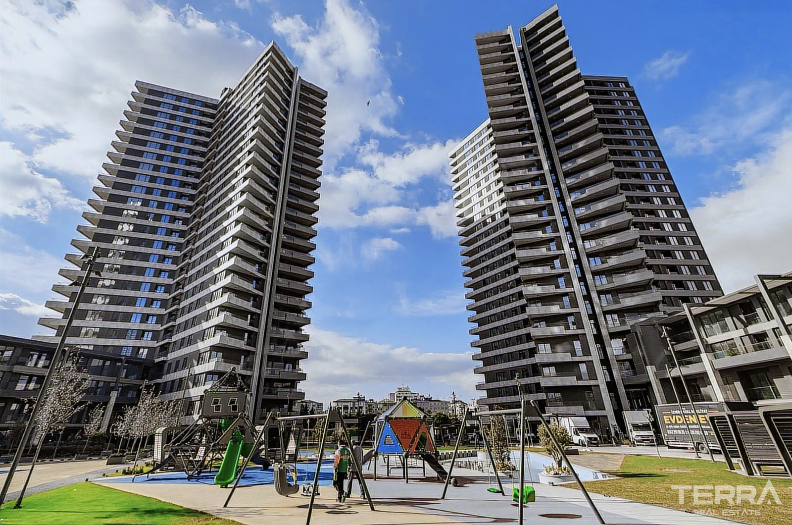 Centrally Located Apartments in Konak, Izmir, Turkey - 106366
