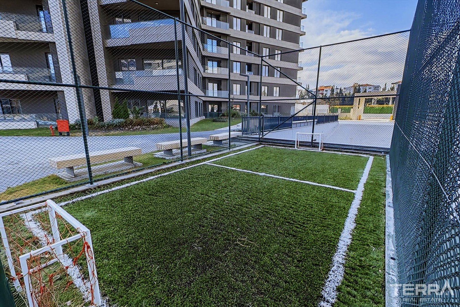 Centrally Located Apartments in Konak, Izmir, Turkey - 106372