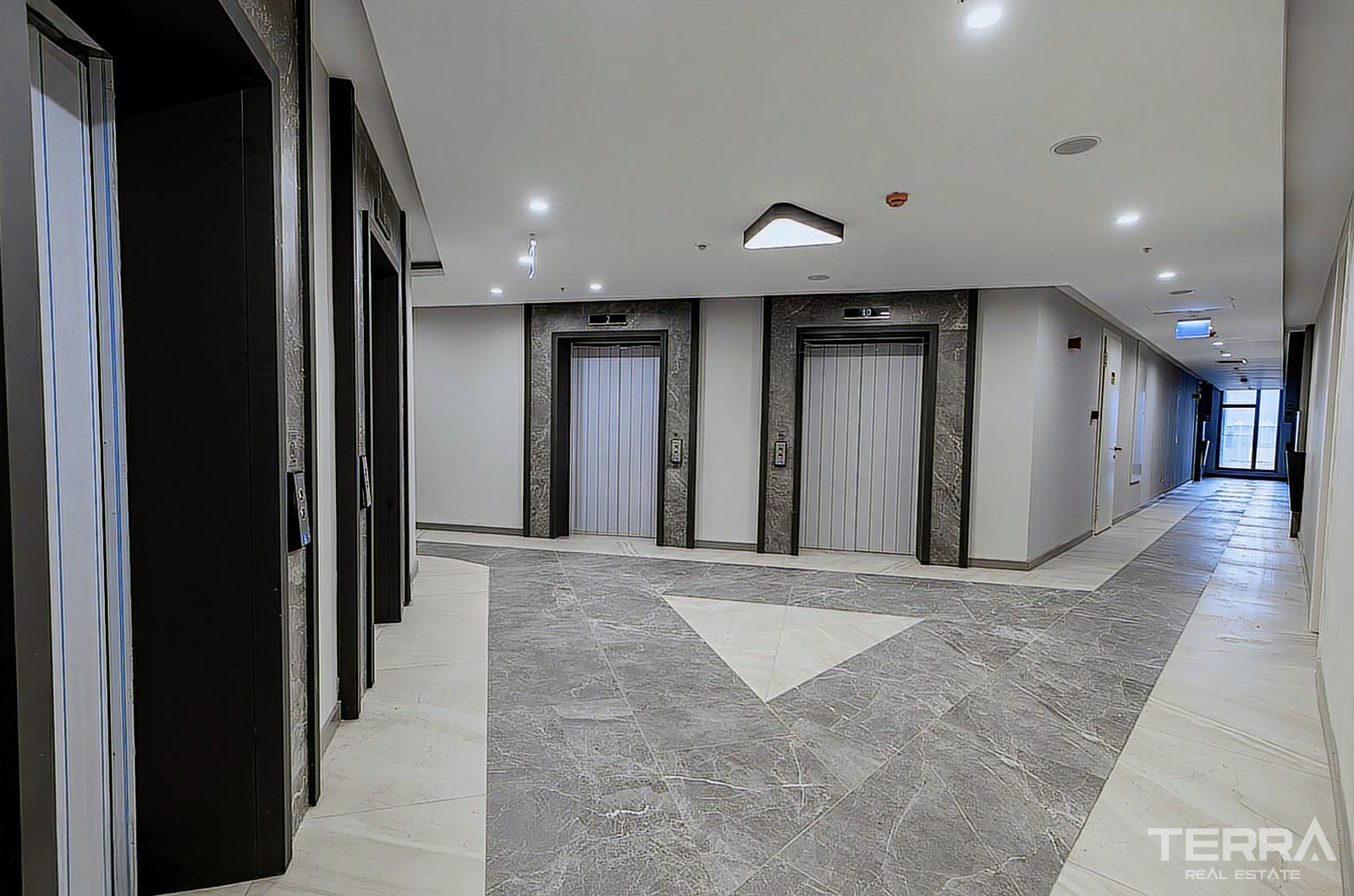Centrally Located Apartments in Konak, Izmir, Turkey - 106375