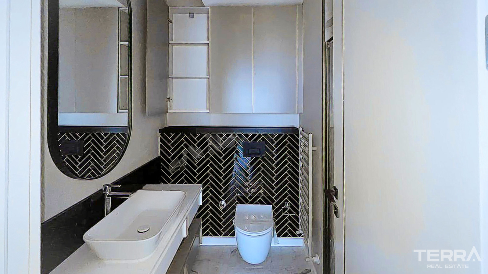 Centrally Located Apartments in Konak, Izmir, Turkey - 106389