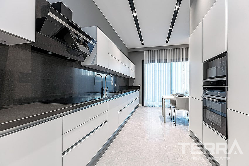 Apartments with Sea-view for Sale in central Konak, İzmir, Turkey - 106425