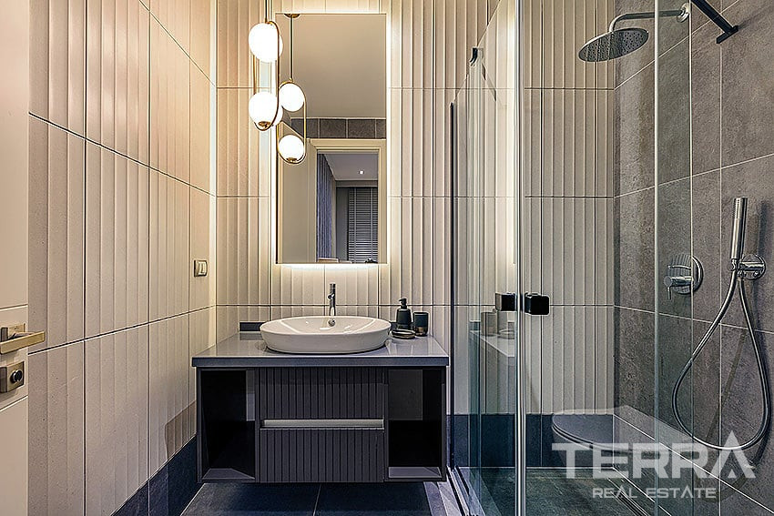 Apartments with Sea-view for Sale in central Konak, İzmir, Turkey - 106433