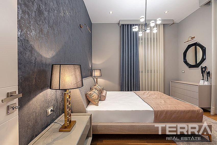 Apartments with Sea-view for Sale in central Konak, İzmir, Turkey - 106434