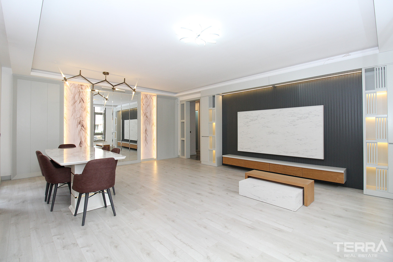 Apartments wth City and Forest View for Sale in Çankaya, Ankara - 106819