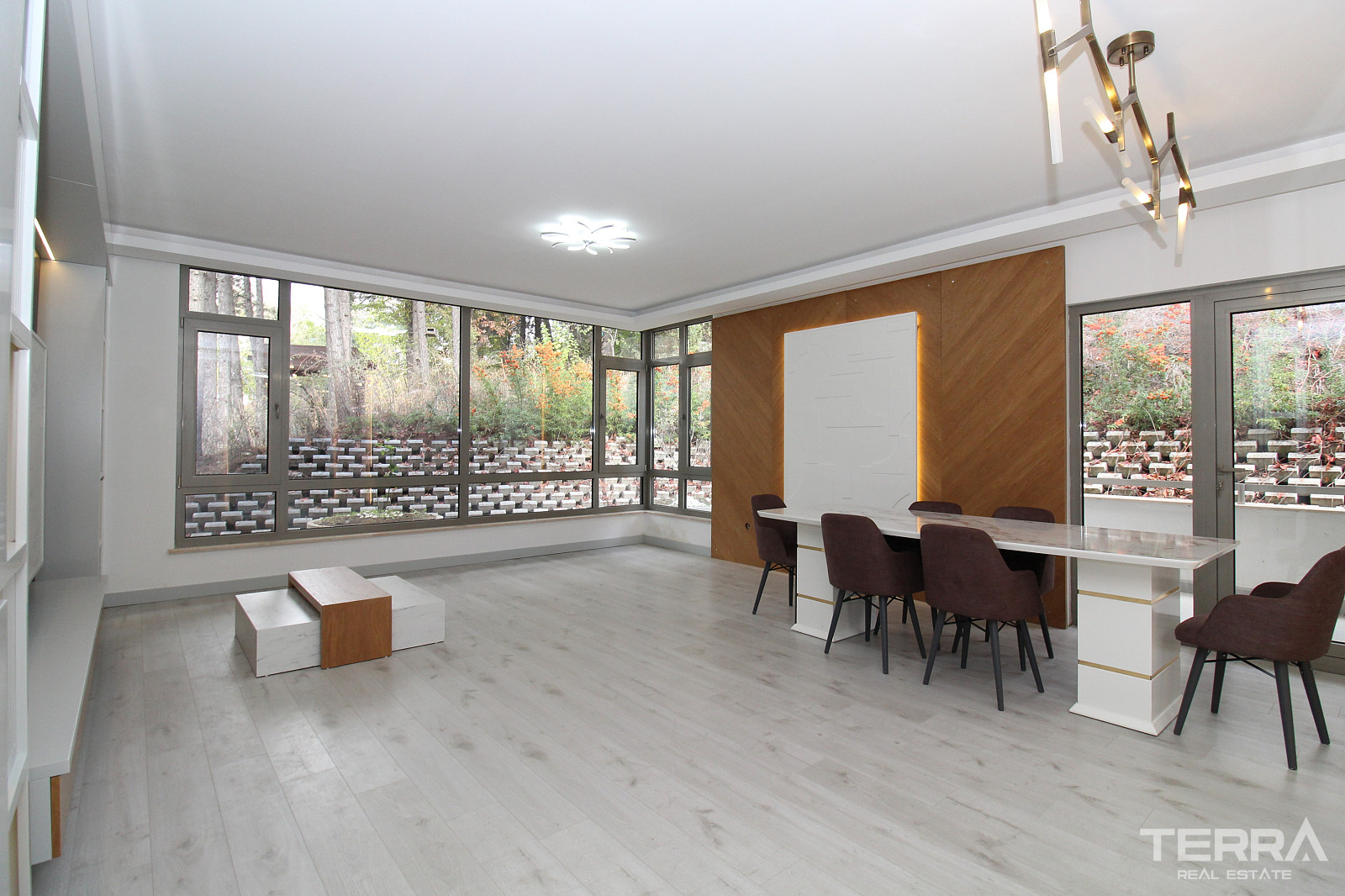 Apartments wth City and Forest View for Sale in Çankaya, Ankara - 106820