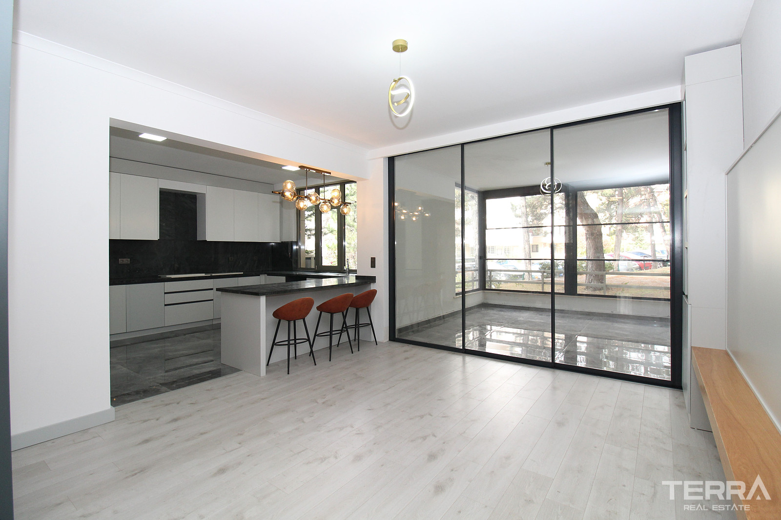 Apartments wth City and Forest View for Sale in Çankaya, Ankara - 106823