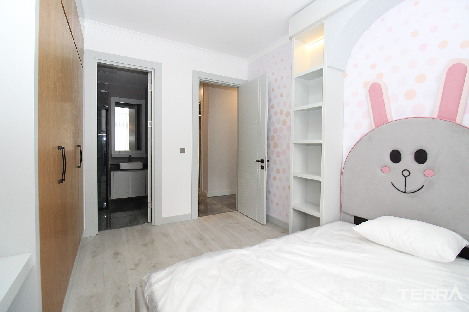 Apartments wth City and Forest View for Sale in Çankaya, Ankara - 106829