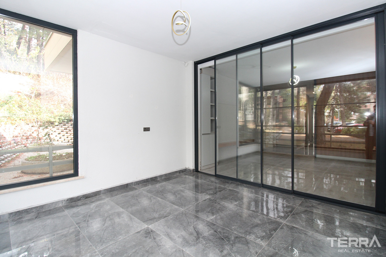 Apartments wth City and Forest View for Sale in Çankaya, Ankara - 106834