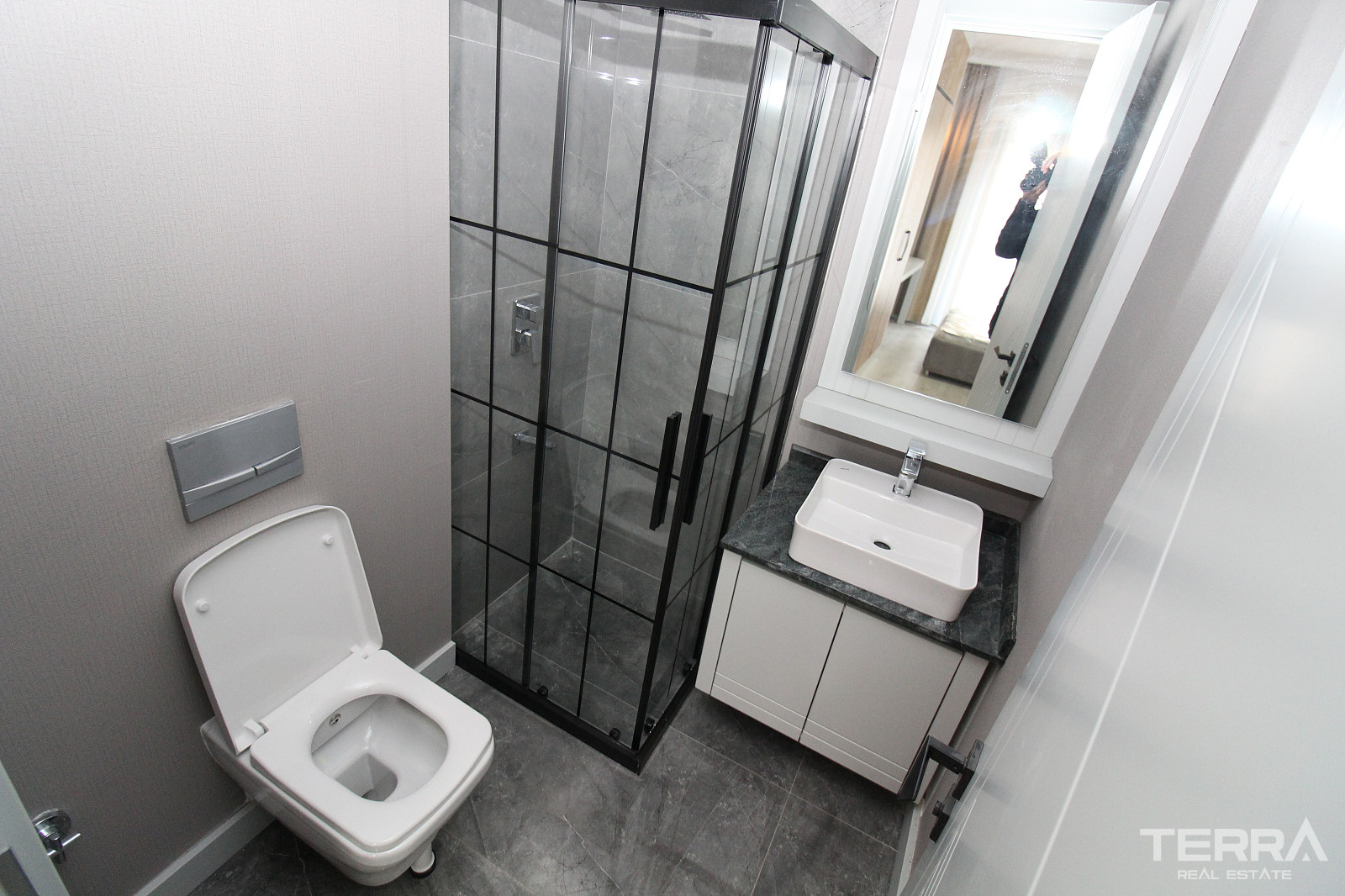 Apartments wth City and Forest View for Sale in Çankaya, Ankara - 106839