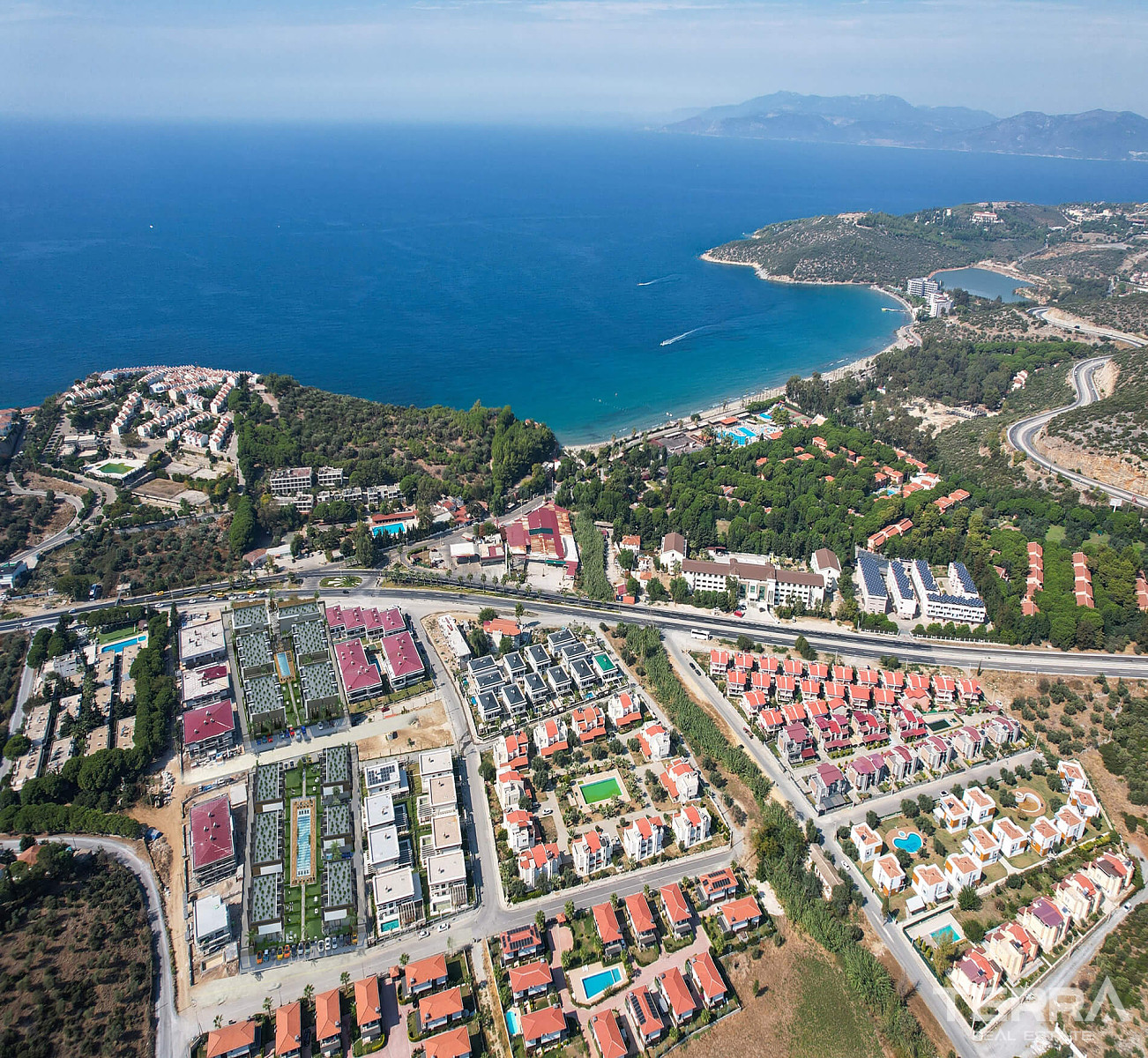 Aydın, Kuşadası'nda Sahile 400 m Uzaklıkta Satılık Modern Daireler - 106950