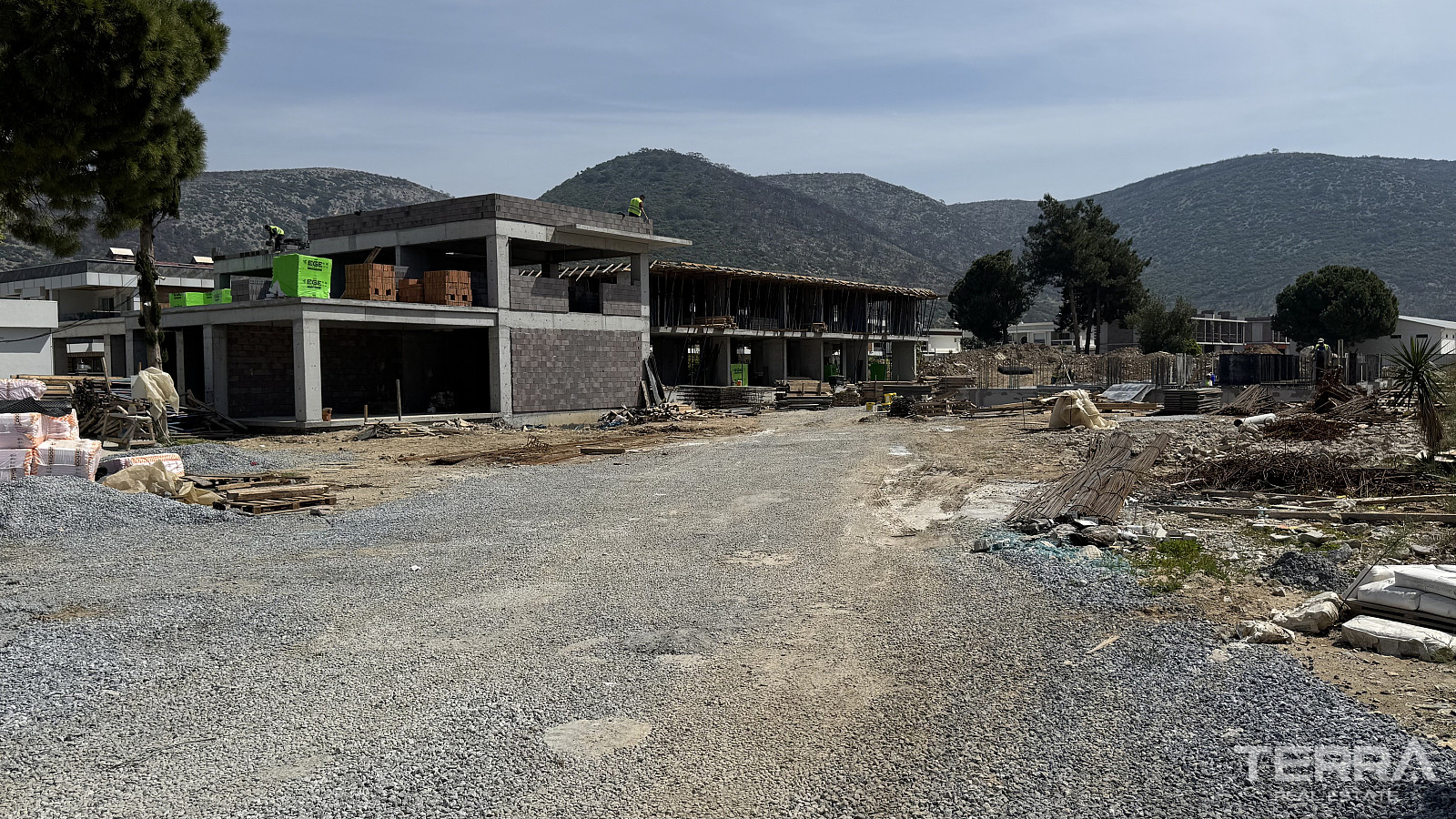 Aydın, Kuşadası'nda Sahile 400 m Uzaklıkta Satılık Modern Daireler - 106971