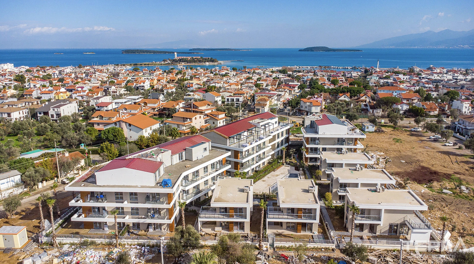 Detached Villas with Pools for Sale in Urla, İzmir - 107104