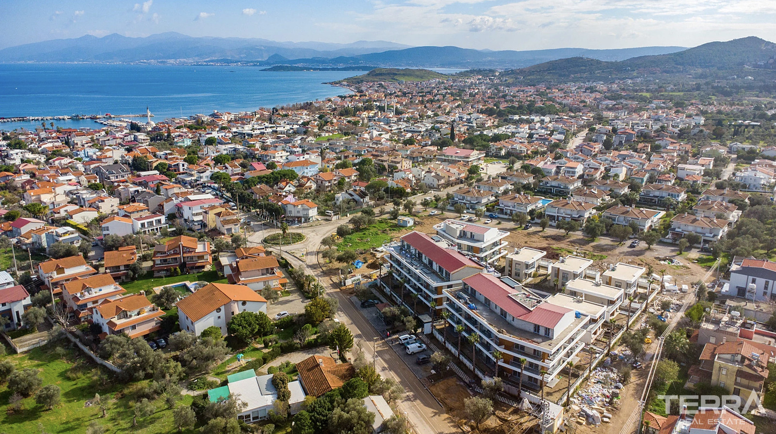 Detached Villas with Pools for Sale in Urla, İzmir - 107105