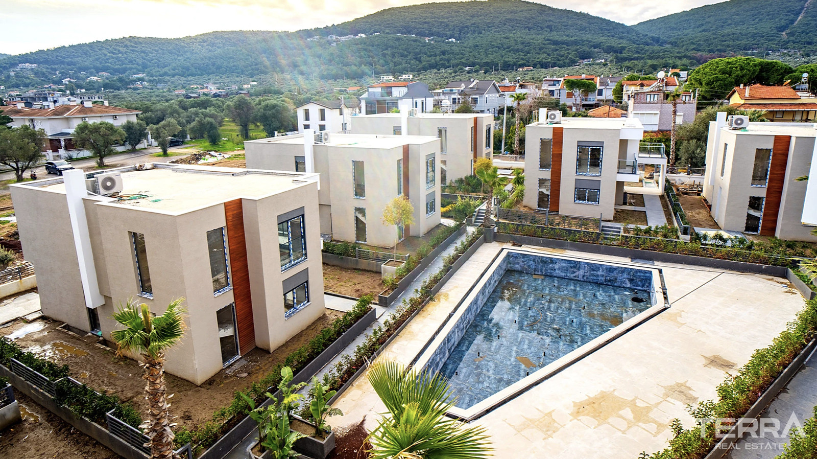 Detached Villas with Pools for Sale in Urla, İzmir - 107106