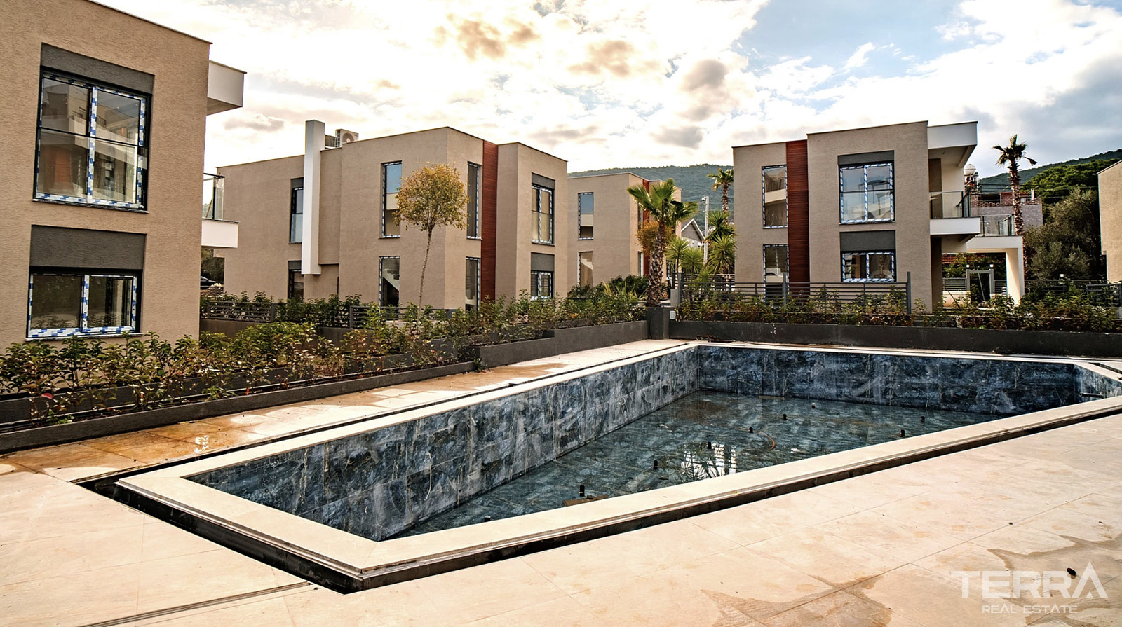 Detached Villas with Pools for Sale in Urla, İzmir - 107107
