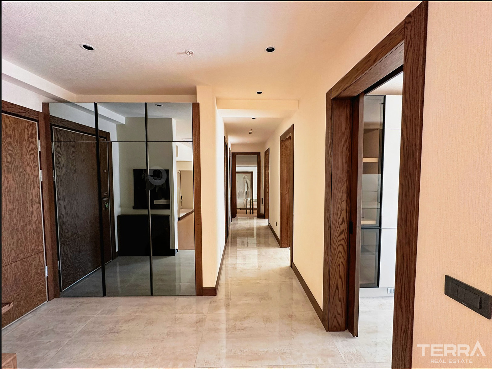 Luksusowe apartamenty na sprzedaż w dzielnicy Bornova, Izmir - 107136