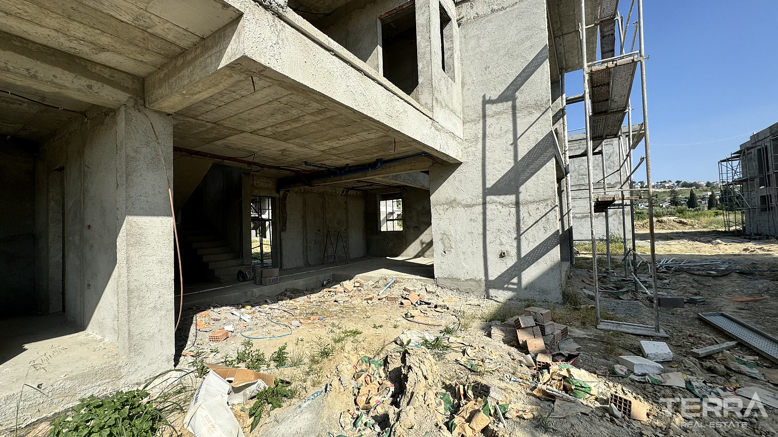 Kuşadası'nda Tüm Olanaklara Yürüme Mesafesinde Müstakil Villalar - 107301