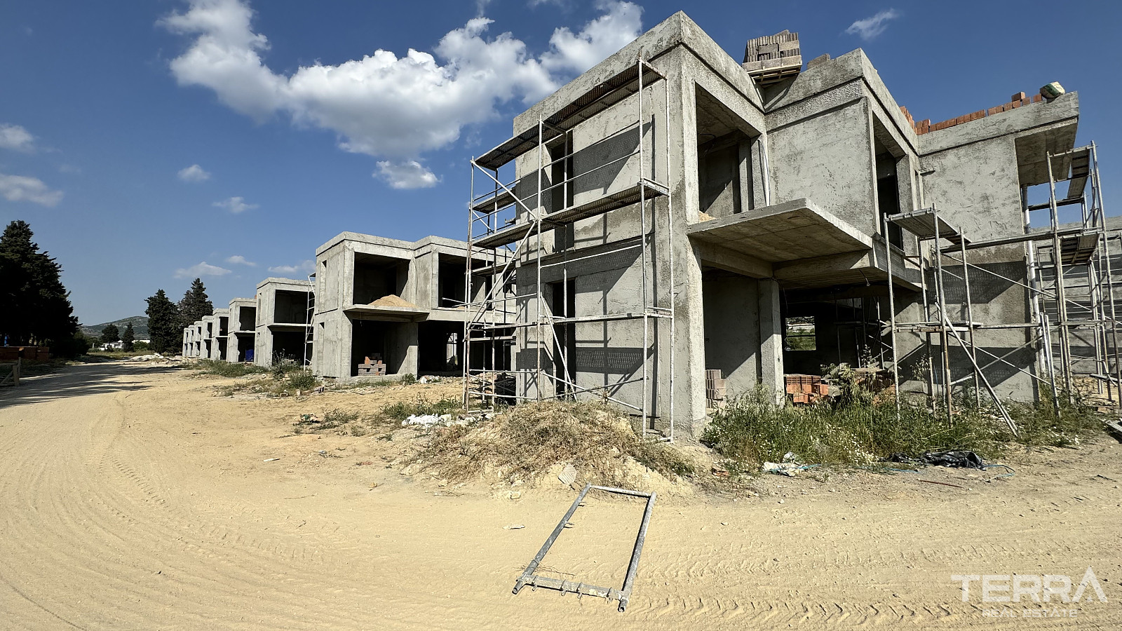 Kuşadası'nda Tüm Olanaklara Yürüme Mesafesinde Müstakil Villalar - 107313