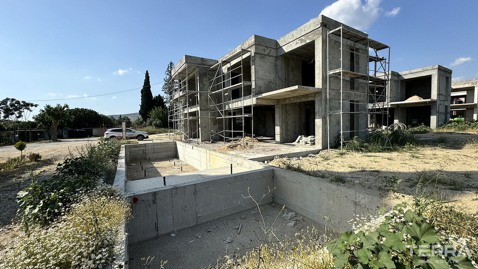 Kuşadası'nda Tüm Olanaklara Yürüme Mesafesinde Müstakil Villalar - 107321