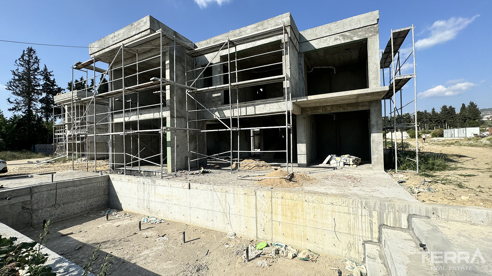 Kuşadası'nda Tüm Olanaklara Yürüme Mesafesinde Müstakil Villalar - 107347