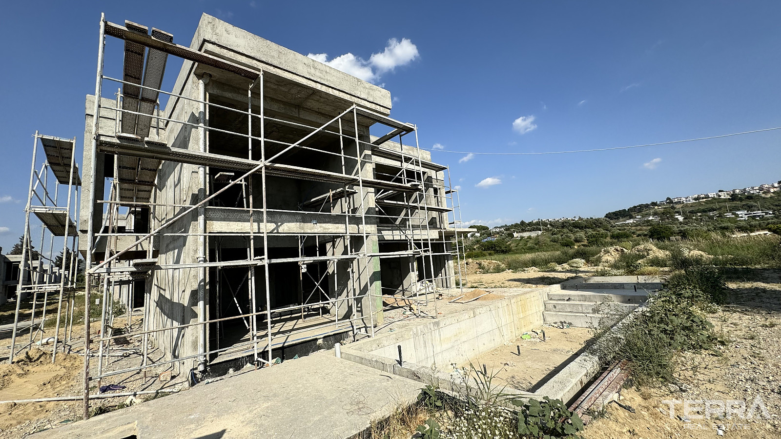 Kuşadası'nda Tüm Olanaklara Yürüme Mesafesinde Müstakil Villalar - 107348