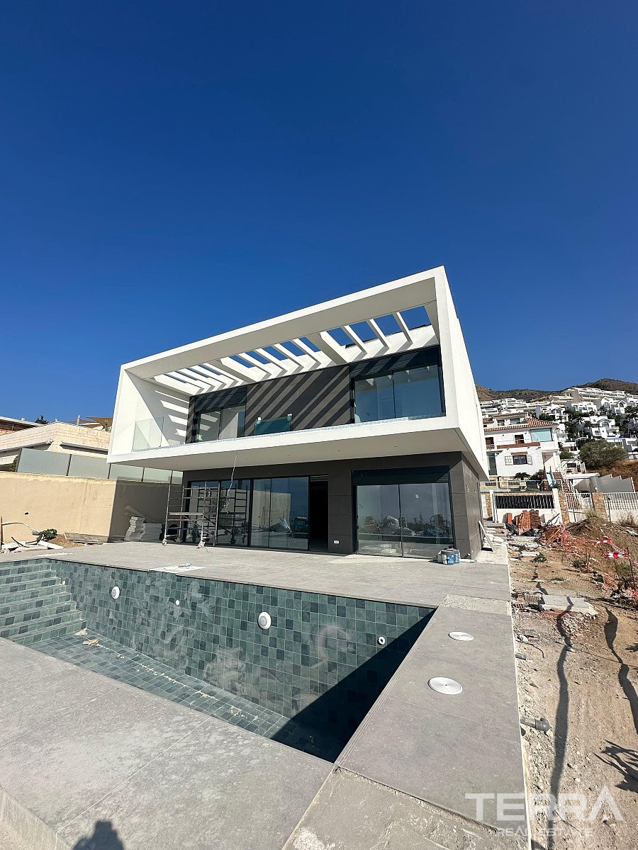 Villa med panoramaudsigt over havet til salg i Benalmádena, Malaga - 107502