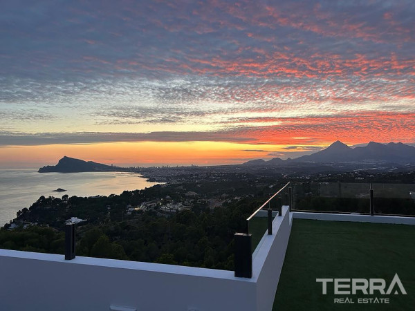 Alicante, Altea'da Deniz Manzaralı Anahtar Teslim Müstakil Villa