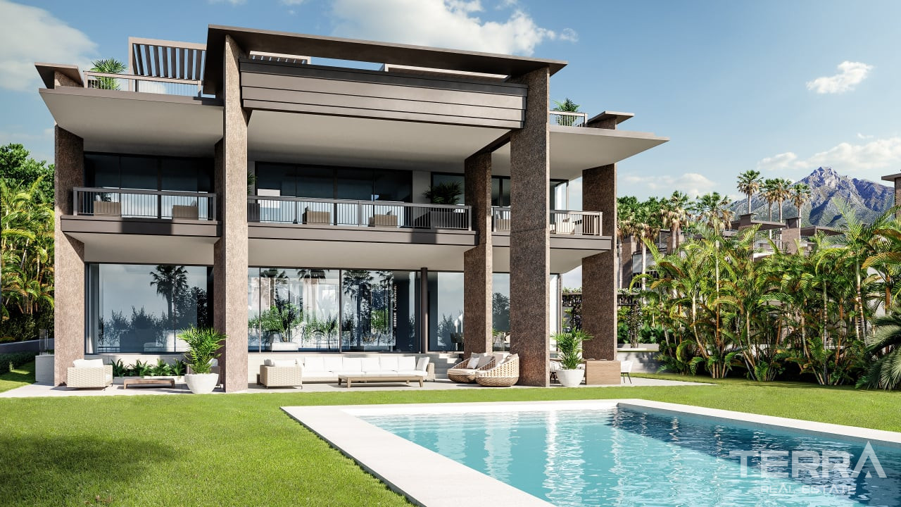 Villas with Private Pools for Sale in Marbella, Costa del Sol, Spain - 108172