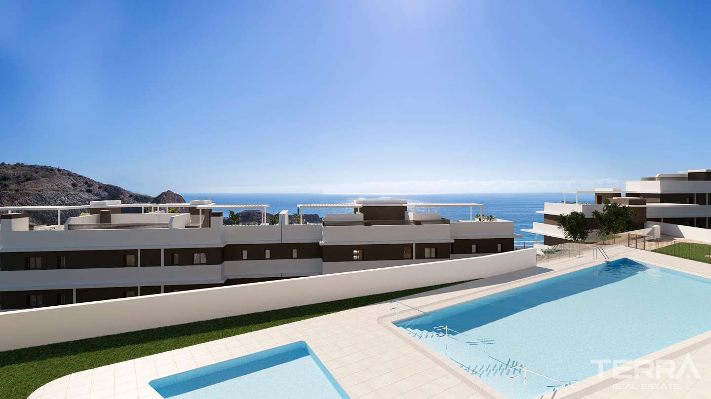 Malaga, Rincon de La Victoria'da Deniz Manzaralı Satılık Daireler - 108206