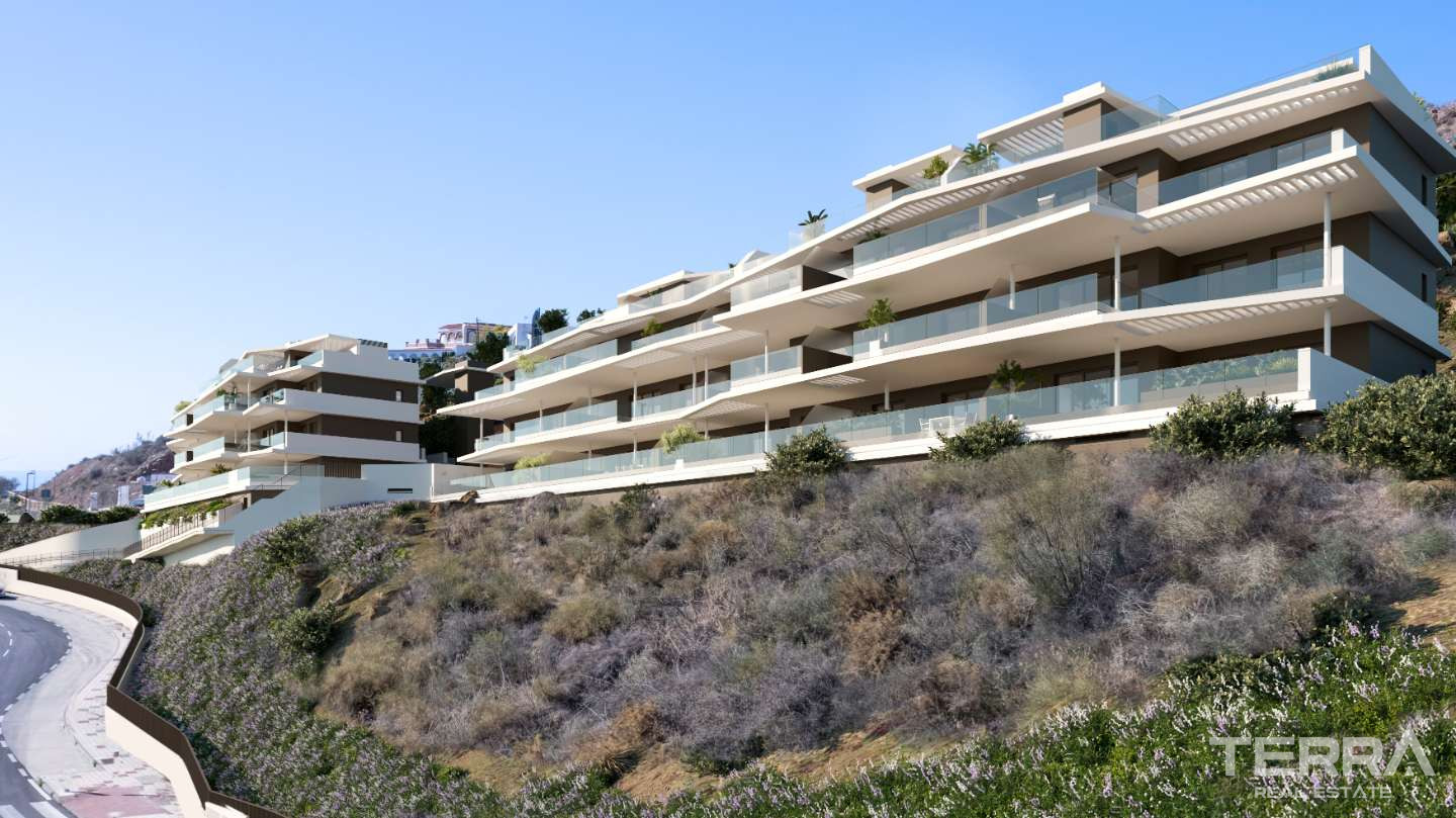 Malaga, Rincon de La Victoria'da Deniz Manzaralı Satılık Daireler - 108208