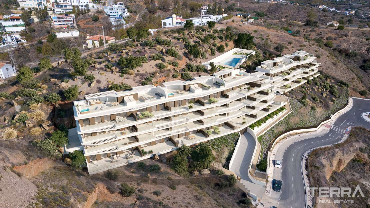 Malaga, Rincon de La Victoria'da Deniz Manzaralı Satılık Daireler - 108211