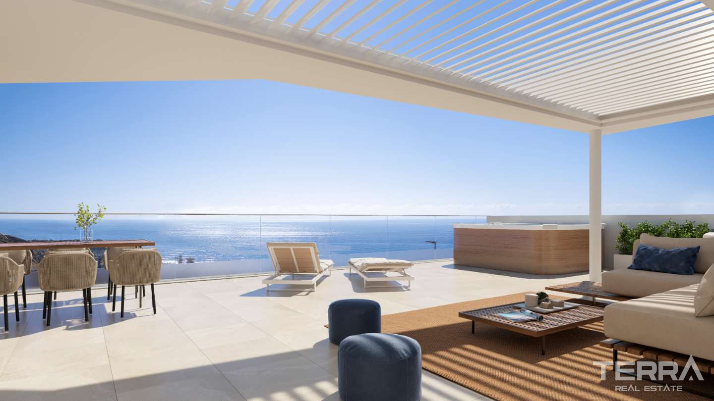 Malaga, Rincon de La Victoria'da Deniz Manzaralı Satılık Daireler - 108212