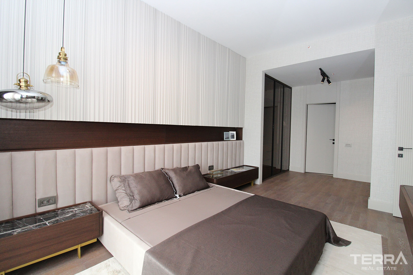 Apartments for Sale in Çankaya, Ankara, Turkey - 108755