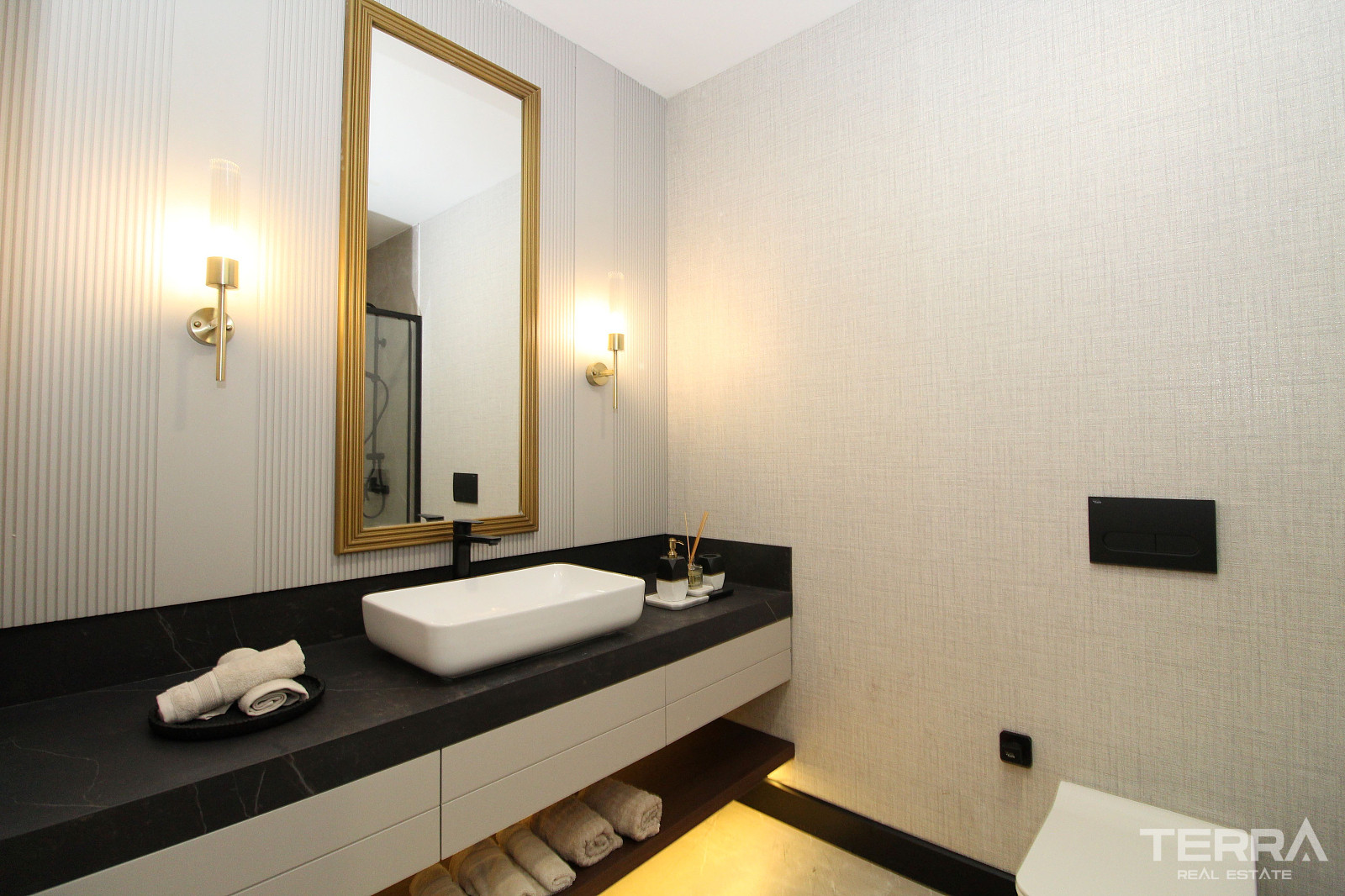 Apartments for Sale in Çankaya, Ankara, Turkey - 108769