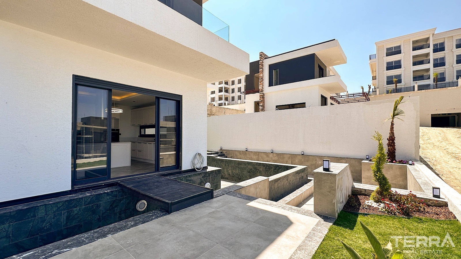 Sea View Villas for Sale in Kuşadası, Aydın, Turkey - 109079