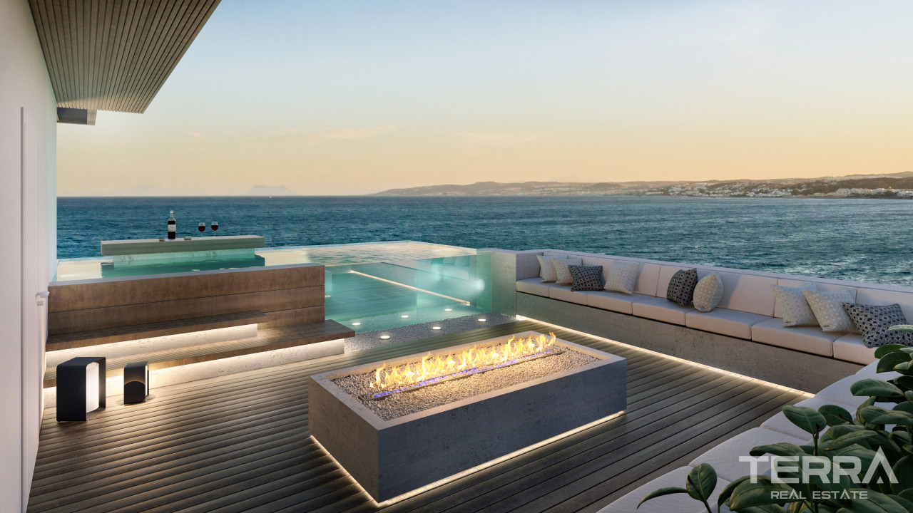 Seafront Apartments for Sale in Estepona, Costa del Sol - 109324