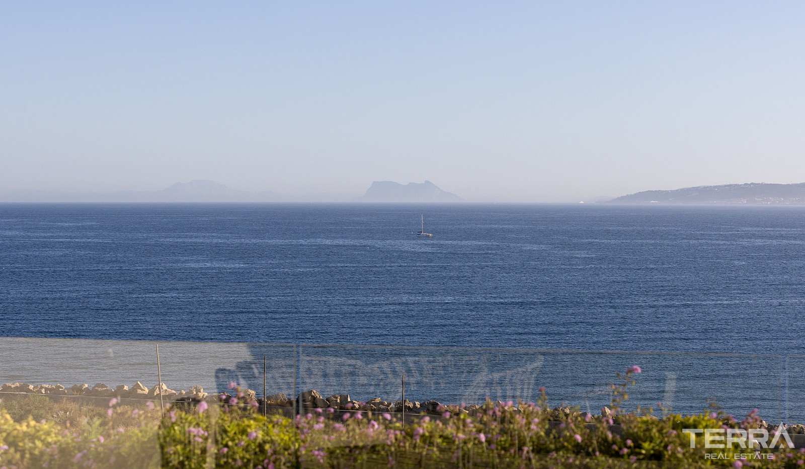 Seafront Apartments for Sale in Estepona, Costa del Sol - 109333