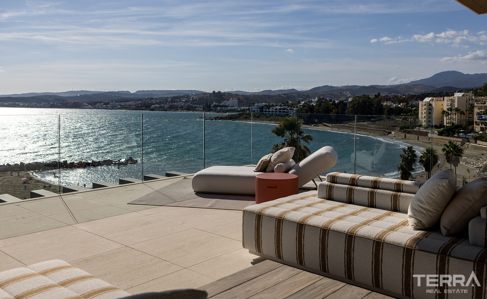 Seafront Apartments for Sale in Estepona, Costa del Sol - 109338