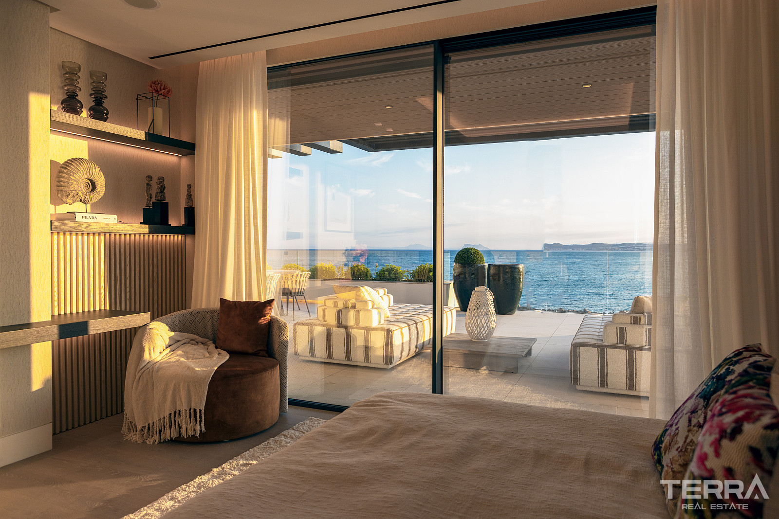 Seafront Apartments for Sale in Estepona, Costa del Sol - 109348
