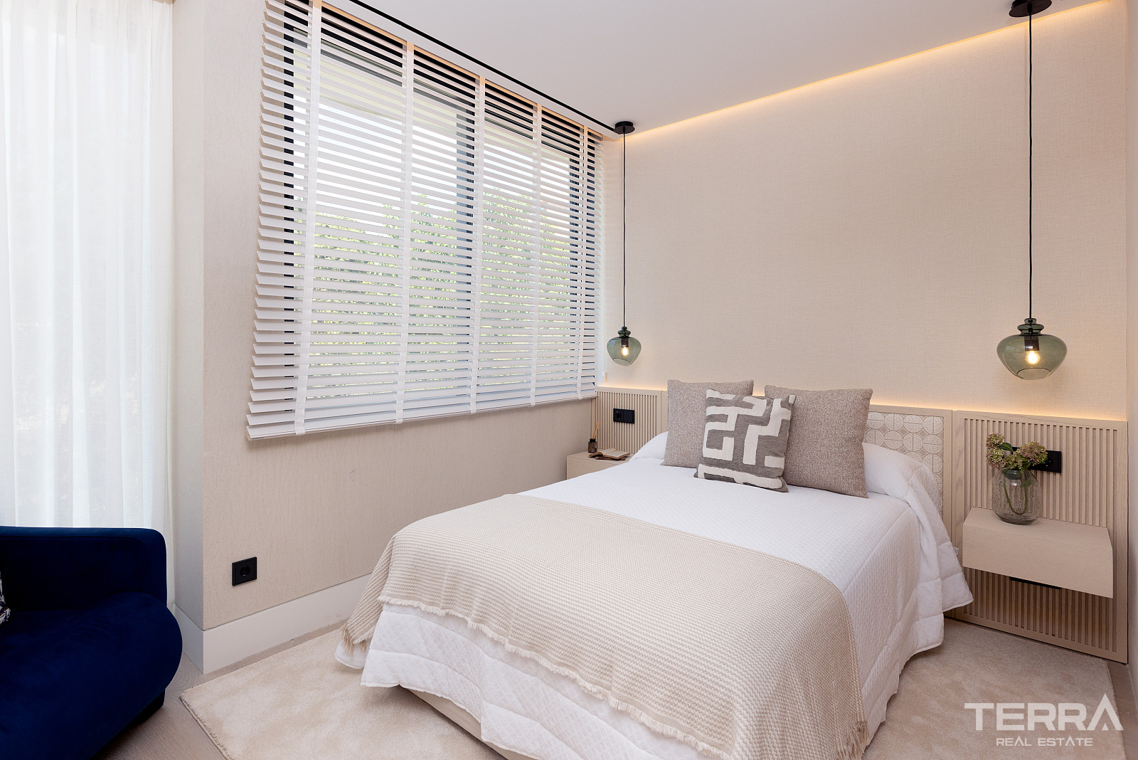 Seafront Apartments for Sale in Estepona, Costa del Sol - 109350